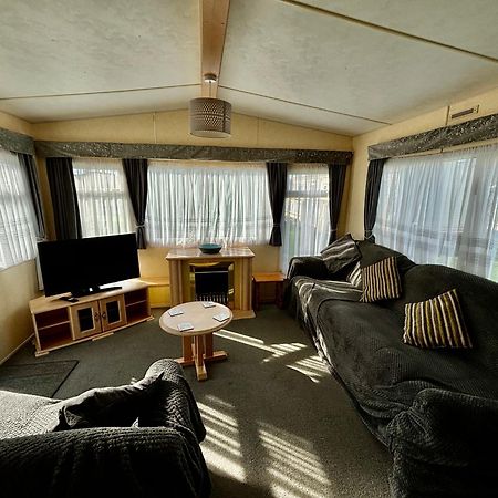 Seaview 145 - Pet Friendly, Bath And Close To Beach & Fantasy Island - Meadow Lakes Caravan & Lodge Hire Ingoldmells Dış mekan fotoğraf